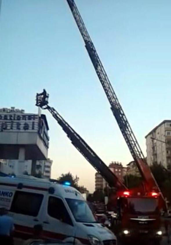 Gaziantep'teki özel hastanede yangın paniği! Ölü ve yaralılar var