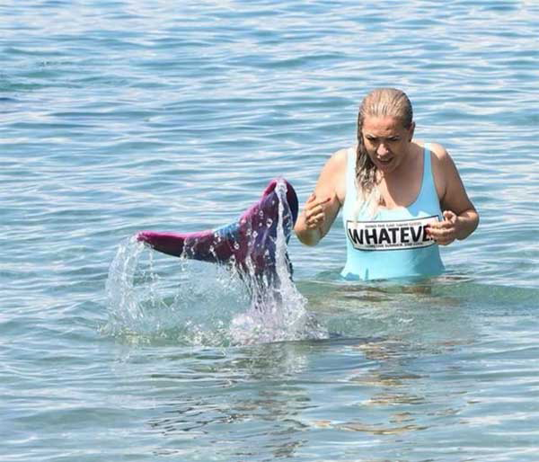 Yeşim Salkım mayolu görüntülendi 'Benden bu kadar'