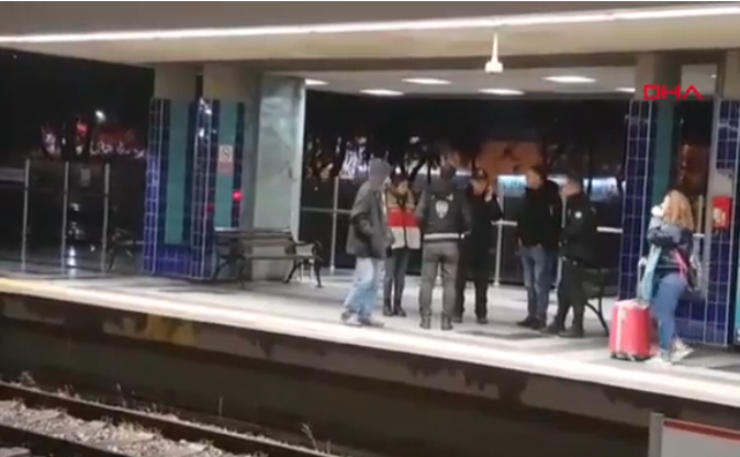 Zeytinburnu metro istasyonunda kadın yolcu raylara düştü
