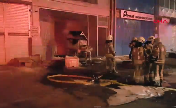 İkitelli Kozmetik Atölyesi'nde korkutan yangın