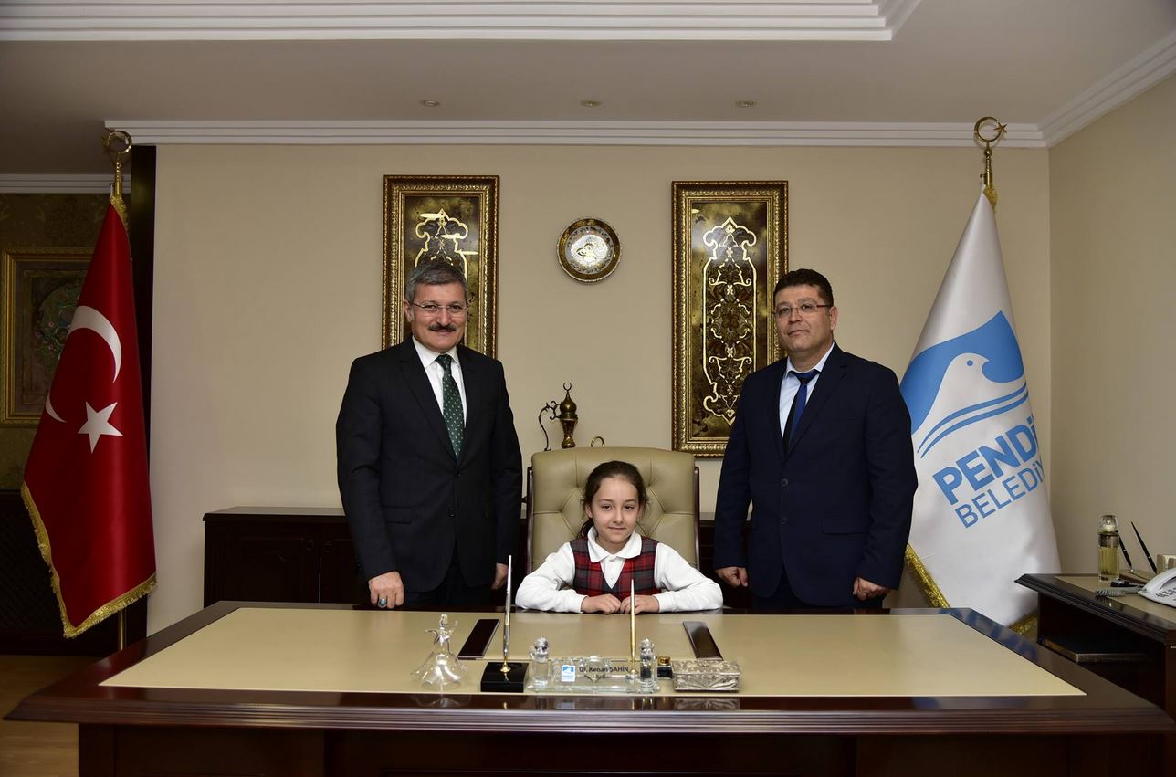 Pendik'te Minik Başkanlar Makam Koltuğunda İlk Talimatı Verdi