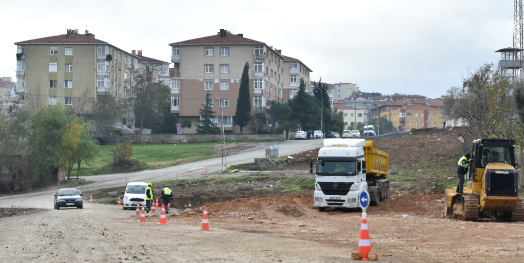 Pendik Belediyesi 4 Şeriti Yol Çalışmasına Başladı
