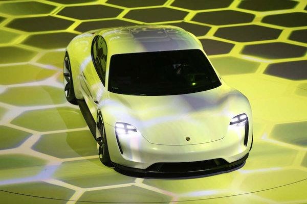 Porsche Türkçe isimli otomobilini duyurdu