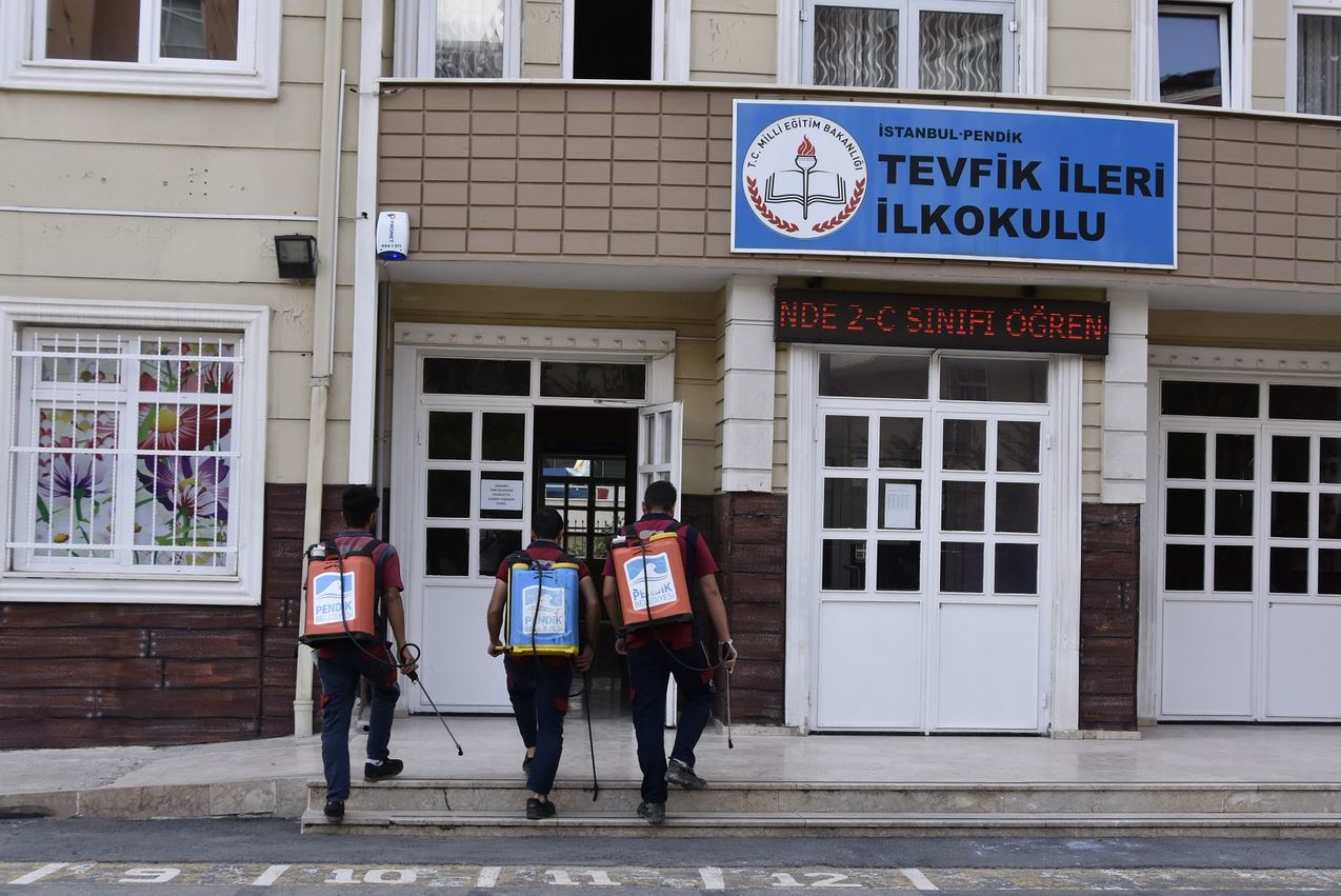 İstanbul Pendik'teki okullar yeni dönem için temizlendi!