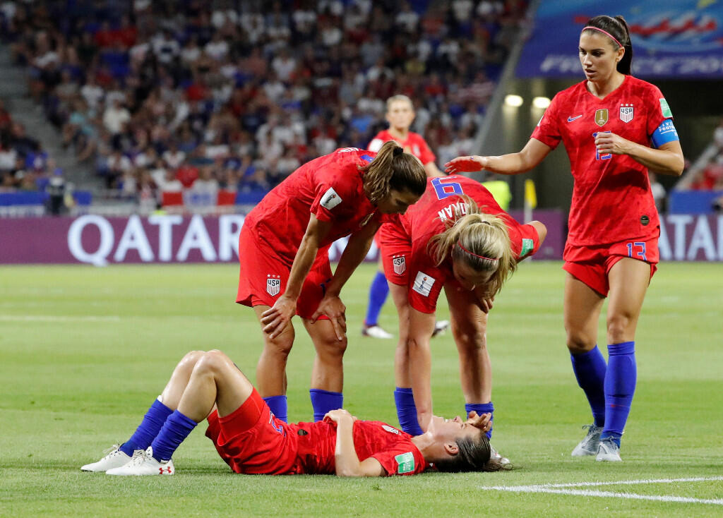 Alex Morgan gol sevincinde öyle bir hareket yaptı ki...