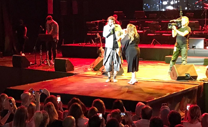 Kibariye - Halil Sezai konserinde o soru Kibariye'yi kızdırdı