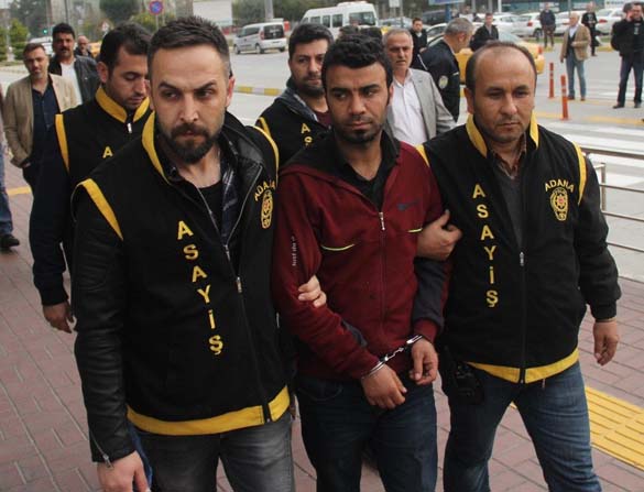 Ev hapsi cezası verilen Suriyeli cinayet zanlısı Avrupa’ya kaçmak isterken yakalandı