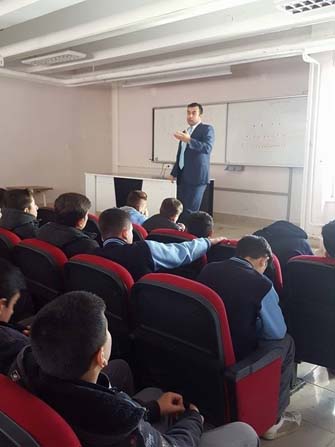 Meslek lisesi öğrencileri kariyer günleriyle bilgileniyor