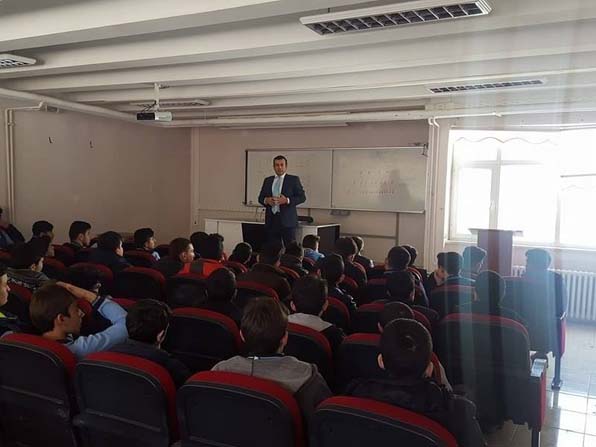 Meslek lisesi öğrencileri kariyer günleriyle bilgileniyor