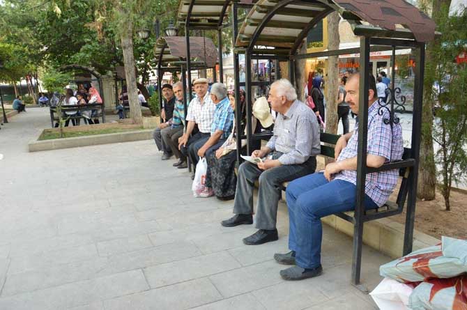 Emekliler aman dikkat! Promosyon hareketliliği dolandırıcıları harekete geçirdi!