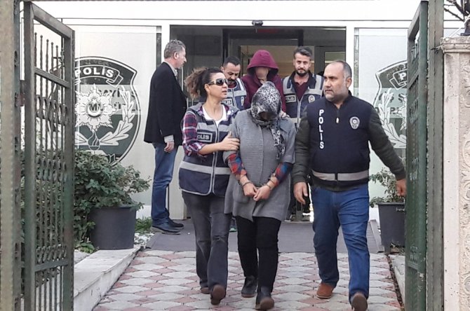 Antalya'da Tatilcilerin araslarını sahte belgelerle satmışlar