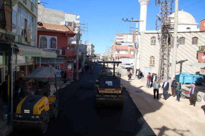 Şanlıurfa’da hafta sonu asfaltlama çalışmaları devam ediyor