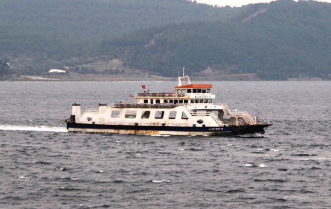 Gökçeada’da feribot seferlerine fırtına engeli! Peki feribotlar seferleri nezaman başlıyacak?