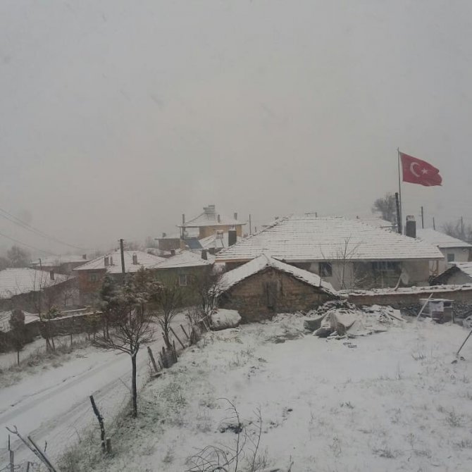 Bursa Büyükorhan beyazlara büründü