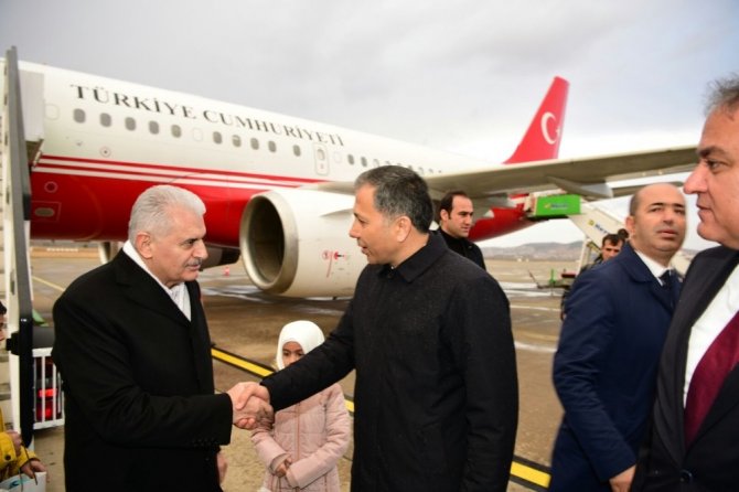 Başbakan Binali Yıldırım 6.Olağan İl Kongresine katılmak üzere Gaziantep’te