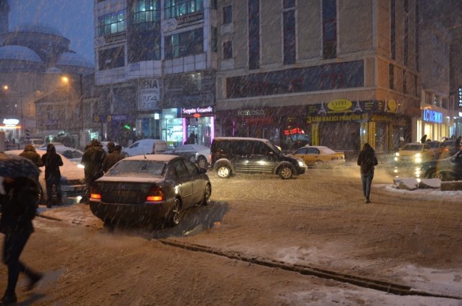 Yüksekova’da kar yağışı - 24 Aralık 2017