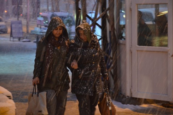 Yüksekova’da kar yağışı - 24 Aralık 2017