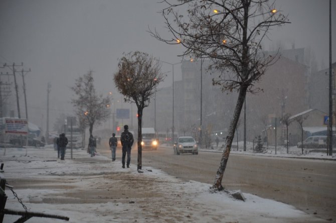 Yüksekova’da kar yağışı - 24 Aralık 2017