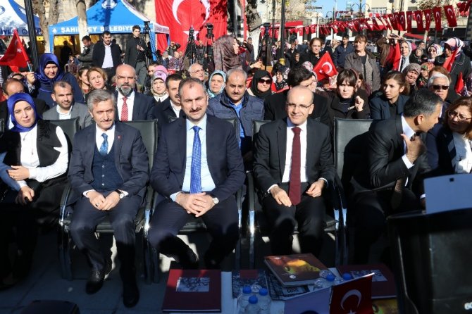 Abdulhamit Gül: Zarrab'ı koruyan bir tavır içerisinde değiliz