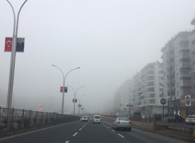 Diyarbakır’da Sis Sabah Saatlerinde Etkili Oldu