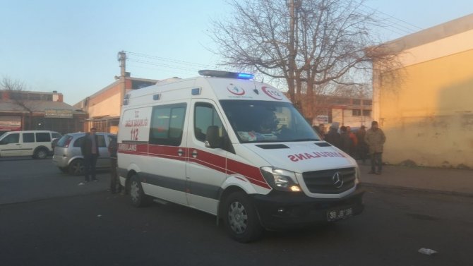 Kayseri ağaç işleri mahallesinde Bunalıma giren şahıs kendini astı