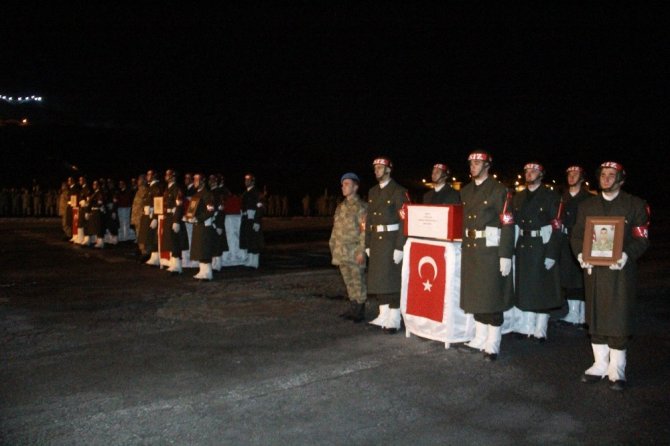 Şehitleriiz Er Ferhet Muratoğlu Uzman Çavuş Hüseyin Çam Memleketlerine Uğurlandı