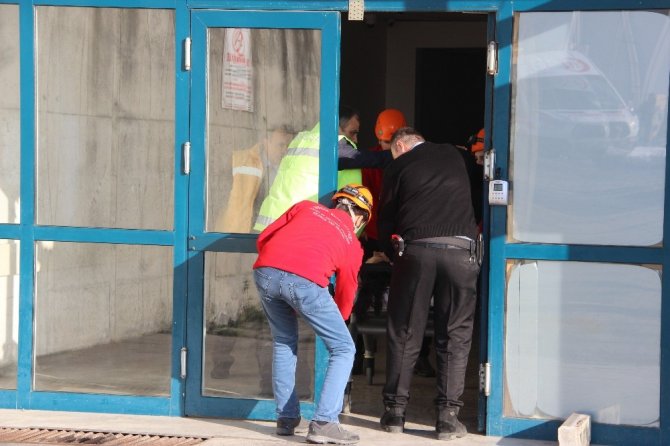 Düzce Üniversitesi Hastanesindeki Deprem Tatbikatı Gerçeğini Aratmadı