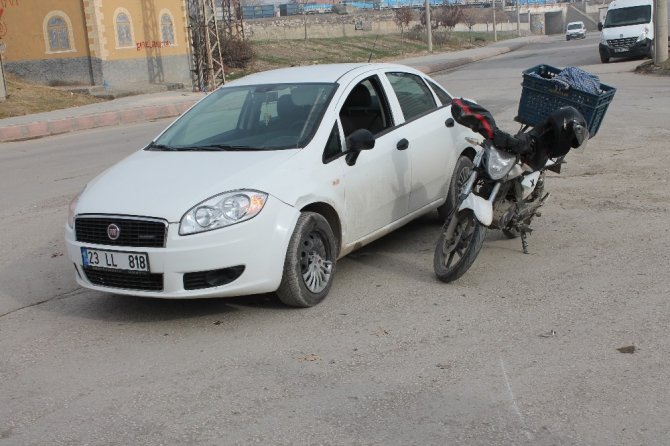 Elazığ Hicret mahallesinde trafik kazası: 2 yaralı