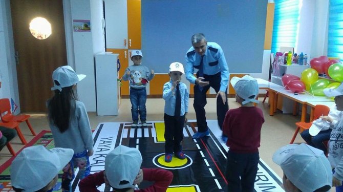 Fatsa Hacer Yücel Anaokulunda Miniklere trafik eğitimi