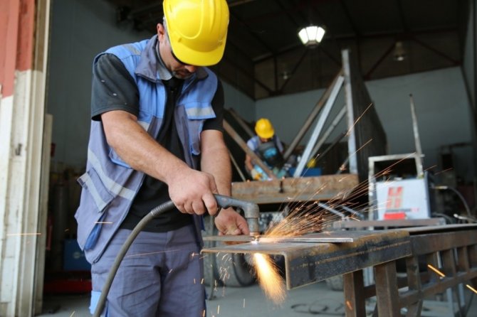 Melikgazi Belediye Başkanı Memduh Büyükkılıç: işci maaşların hep zamanında ödüyöruz