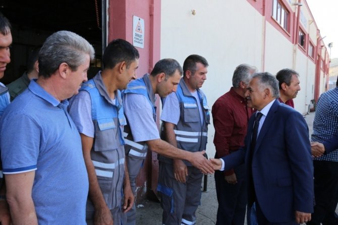Melikgazi Belediye Başkanı Memduh Büyükkılıç: işci maaşların hep zamanında ödüyöruz