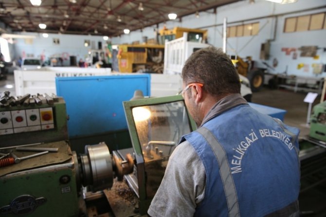 Melikgazi Belediye Başkanı Memduh Büyükkılıç: işci maaşların hep zamanında ödüyöruz