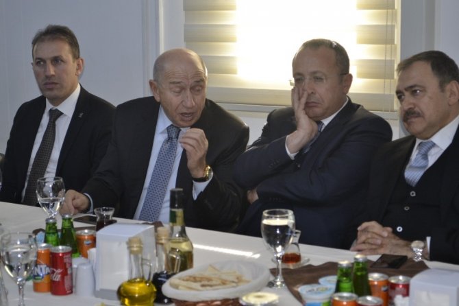 Orman ve Su İşleri Bakanı Veysel Eroğlu:seçimleri erkene almak yok