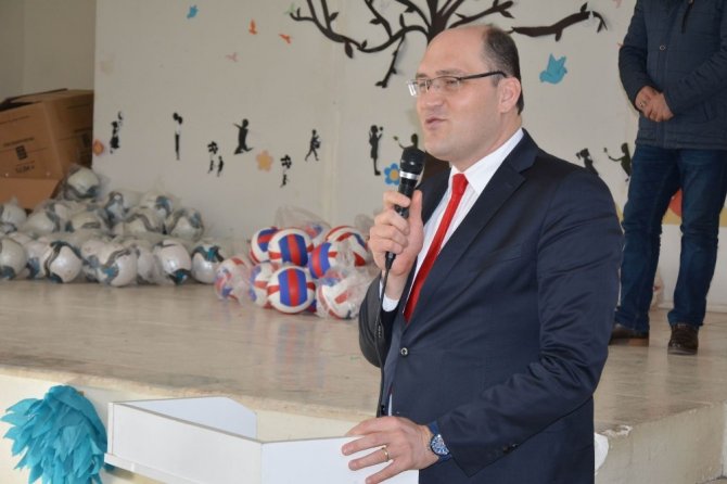 Sivas'ın Suşehri ilçendesi Hayata Bağlı Gençlik’ projesi