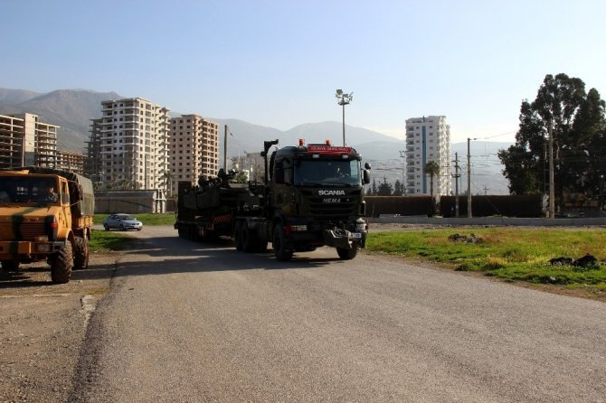 Hatay’da sınıra askeri sevkiyat sürüyor - 29 Aralık 2017