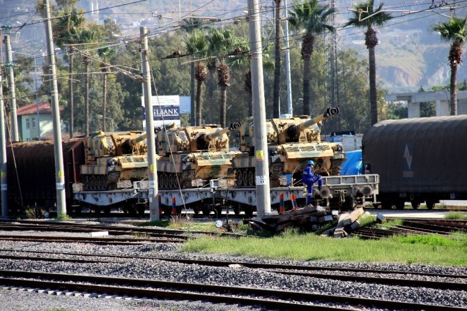 Hatay’da sınıra askeri sevkiyat sürüyor - 29 Aralık 2017