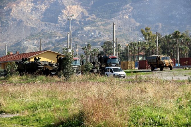 Hatay’da sınıra askeri sevkiyat sürüyor - 29 Aralık 2017