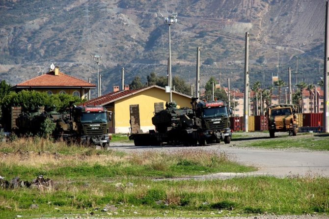 Hatay’da sınıra askeri sevkiyat sürüyor - 29 Aralık 2017