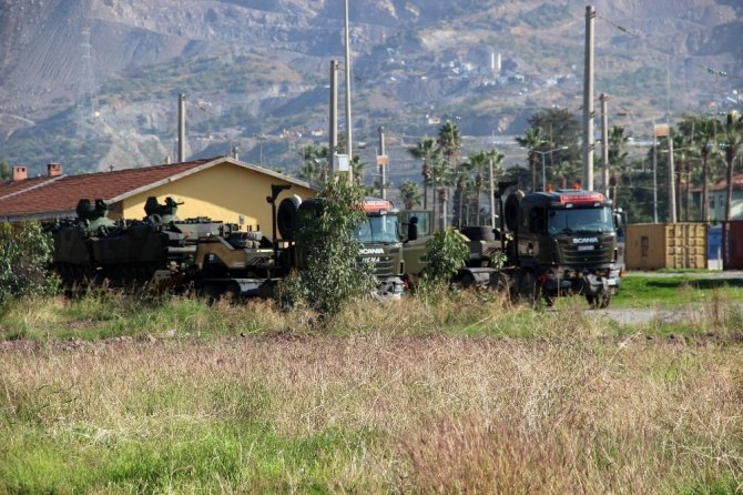 Hatay’da sınıra askeri sevkiyat sürüyor - 29 Aralık 2017