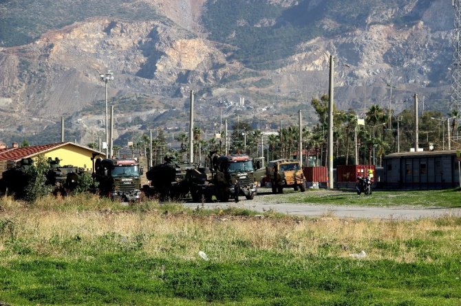Hatay’da sınıra askeri sevkiyat sürüyor - 29 Aralık 2017