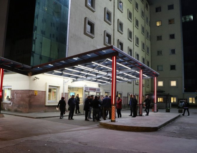 Rize’de 2018’in ilk dakikalarında çocuk acilinde çıkan yangın paniğe neden oldu