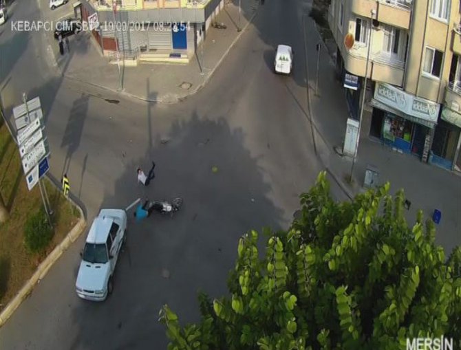 Mersin’deki trafik kazaları MOBESE kameralarına böyle yansıdı