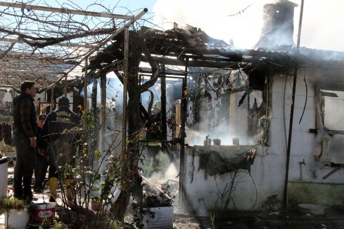 Muğla’nın Menteşe ilçesinde ev yangını