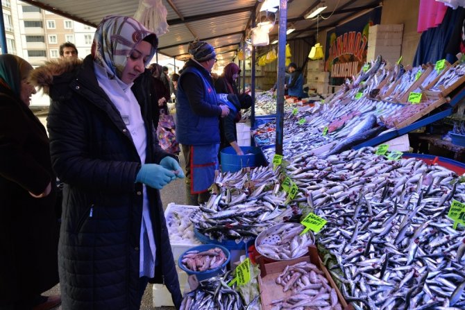 Bozüyük’te balık pazarı kontrol edildi