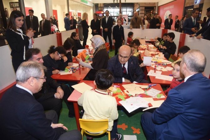 "2030’u Nasıl Hayal Ediyorsunuz Çocuklar?" etkinliğine katıldı