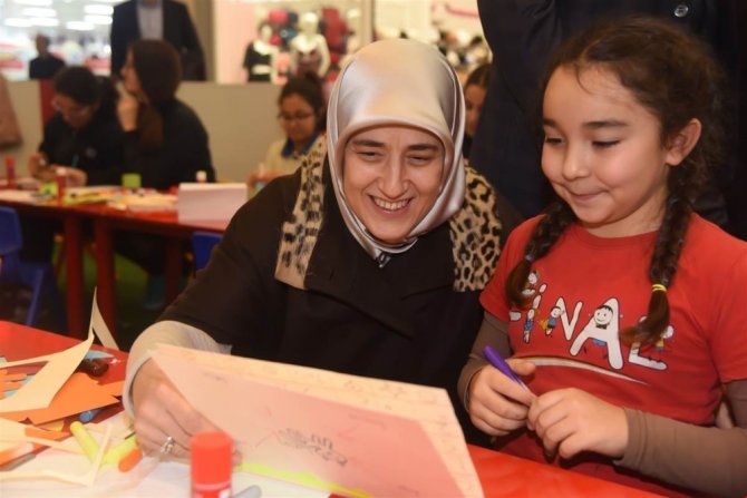 "2030’u Nasıl Hayal Ediyorsunuz Çocuklar?" etkinliğine katıldı