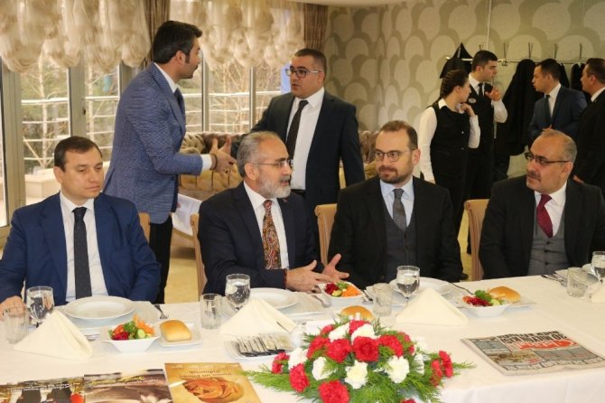 "Türkiye, güneyinde bir uydu terör yapılanmasına asla izin vermeyecektir"