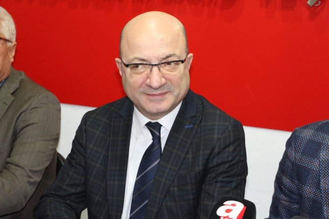 “CHP, parti tüzüğünü hatırlattığı için herkes aday adaylarına teşekkür etmeli”