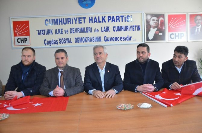 AK Parti Çanakkale Merkez İlçe Başkanlığından ’Zeytindalı Harekatı’na Türk Bayraklı destek