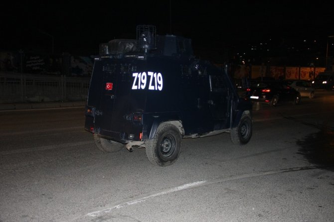 Beyoğlu'nda Polisin dur ihtiharına uymayarak kaçan şüpheliye araba çarptı!